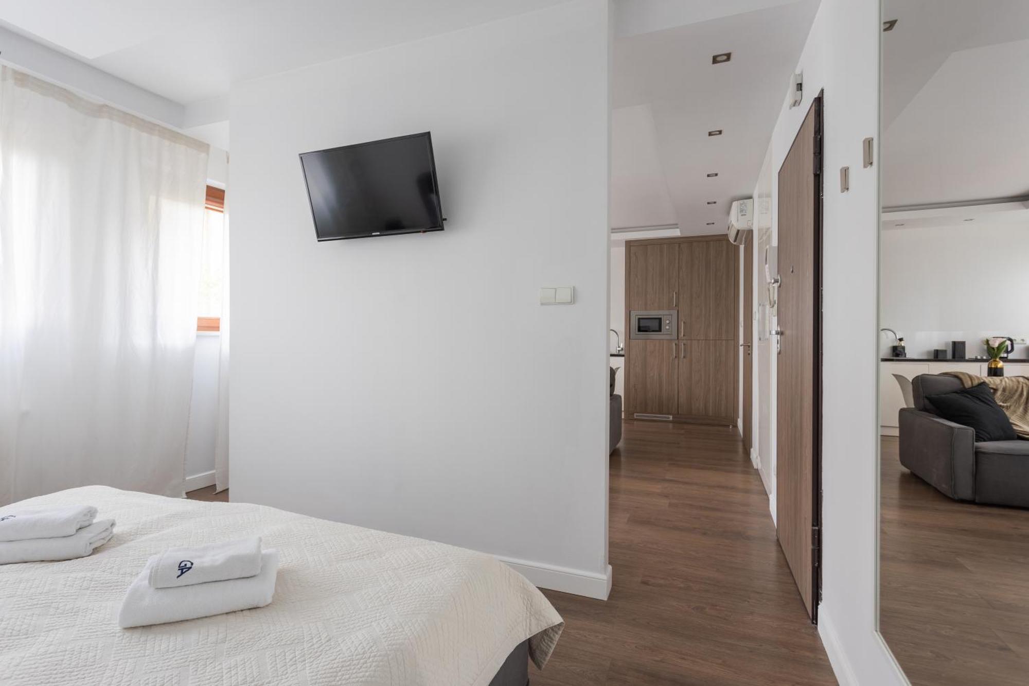 - Great Location - Modern - Wronia 45b Apartament