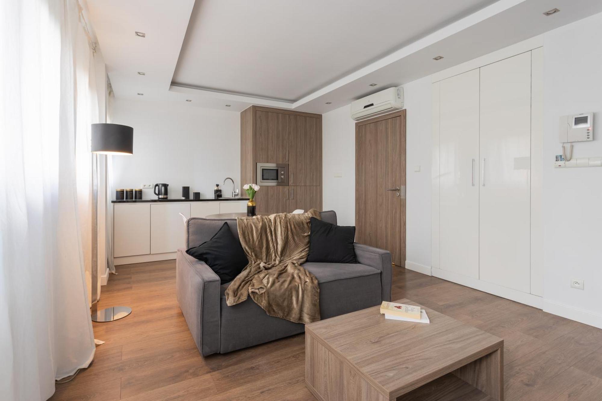 - Great Location - Modern - Wronia 45b * Warszawa